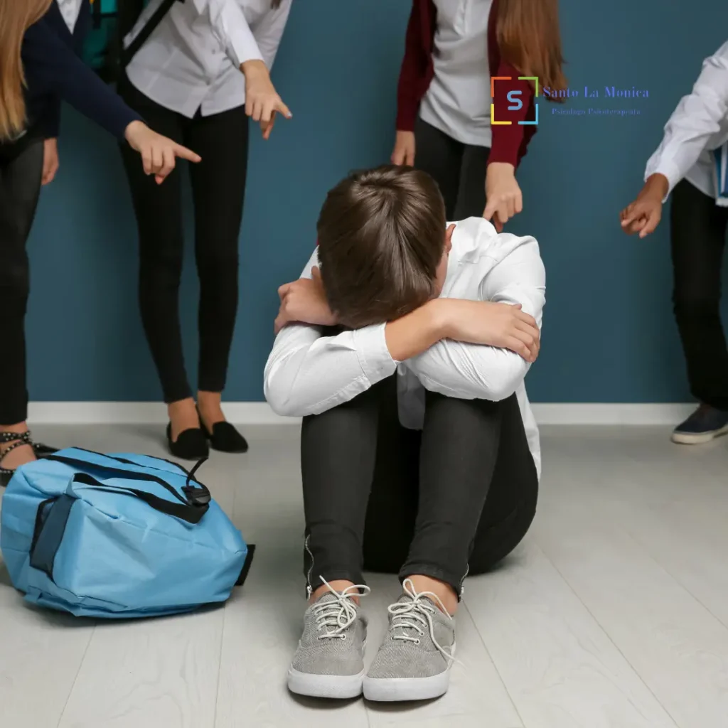 Ragazza a Padova presa di mira dai bulli a scuola